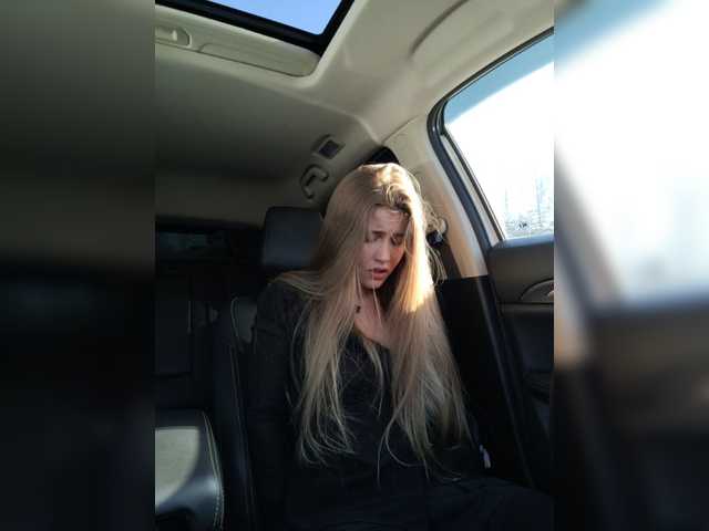 Broadcast screenshots LEILA-ANGELL