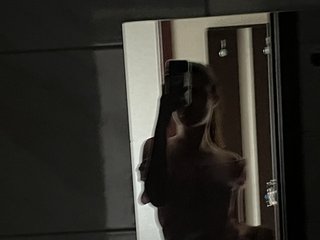 Erotic video chat -Annelise-