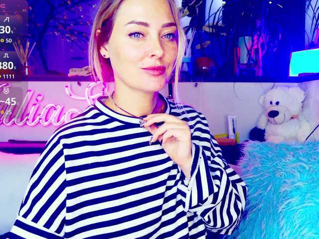 Broadcast screenshots _JuliaSpace_