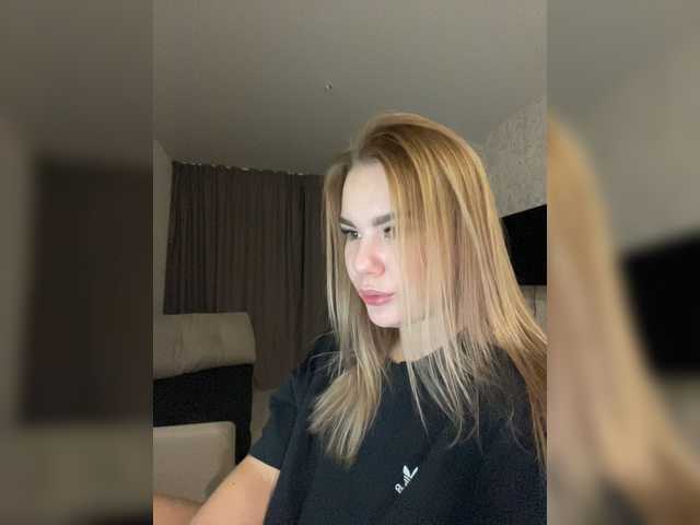 Broadcast screenshots blonde_in_top