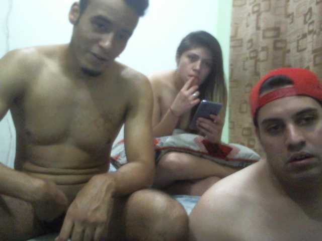 Broadcast screenshots 3somesexy