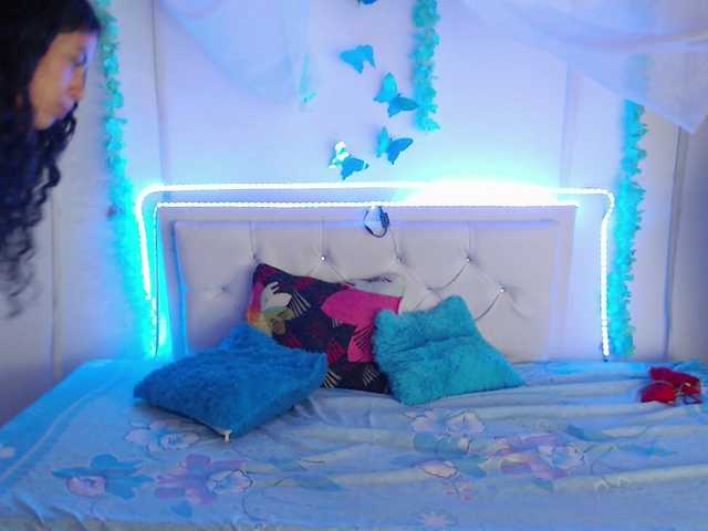 Broadcast screenshots Abby-thin