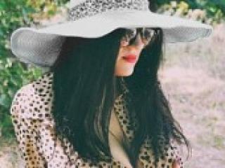 Erotic video chat adel7