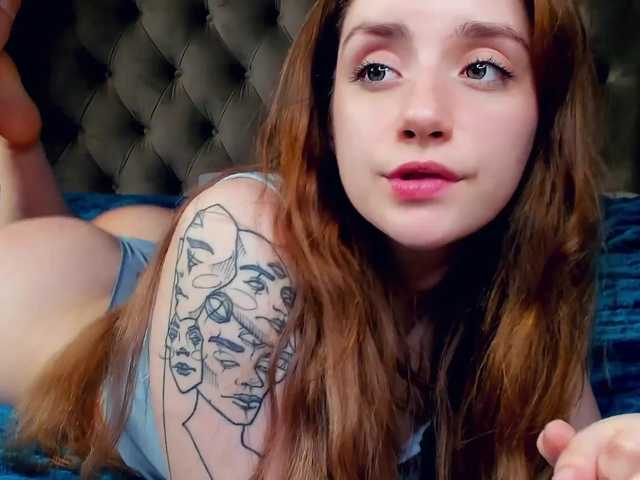 Broadcast screenshots AdelaKouch