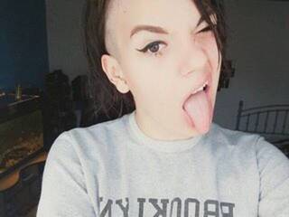 Erotic video chat adelelele