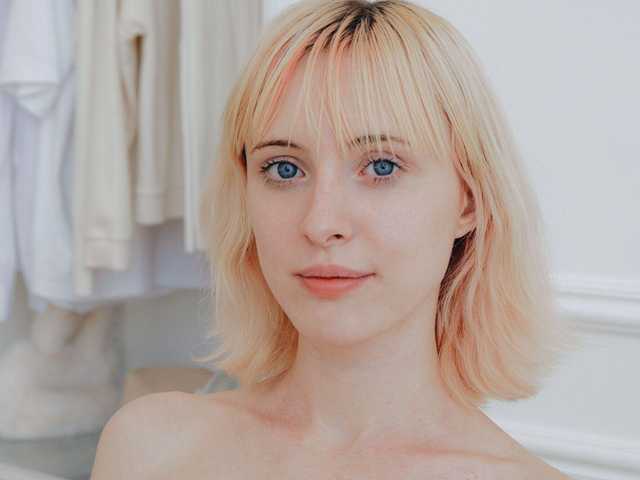 Photo of the profile AdelinaCowell