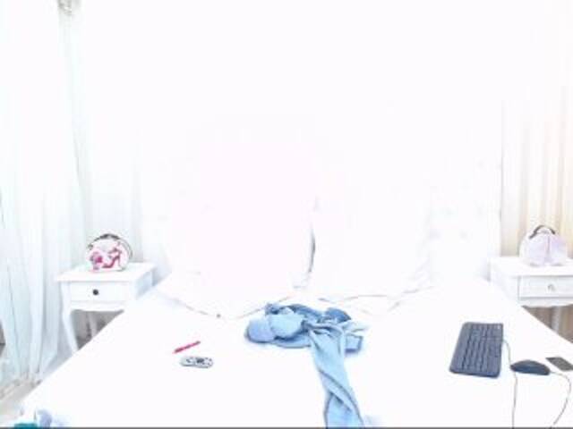 Broadcast screenshots AdellaydeTay