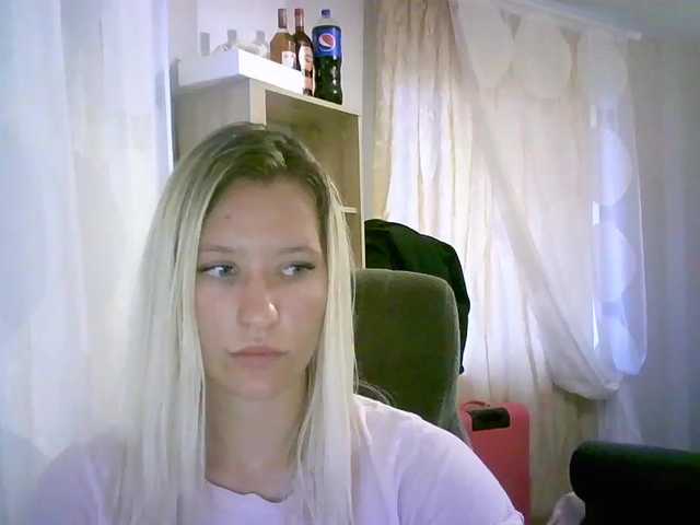 Broadcast screenshots AdriannaCo