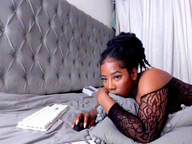Broadcast screenshots Afro-goddess