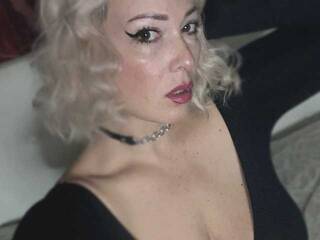 Erotic video chat Aladeya