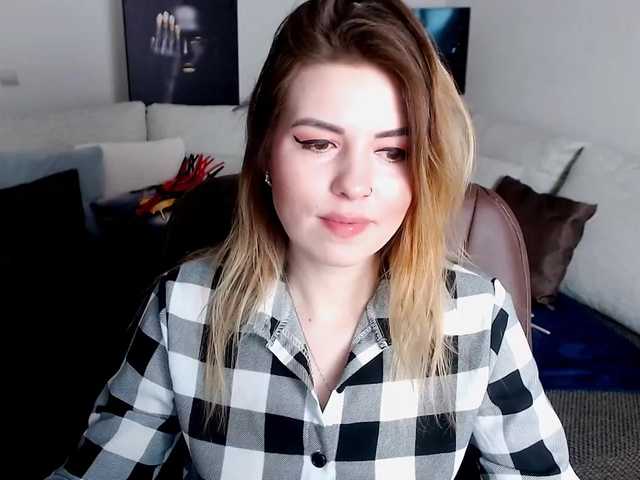 Broadcast screenshots AlanaSun