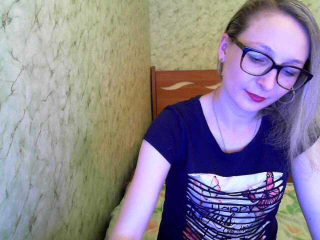 Broadcast screenshots AlexaQViolet