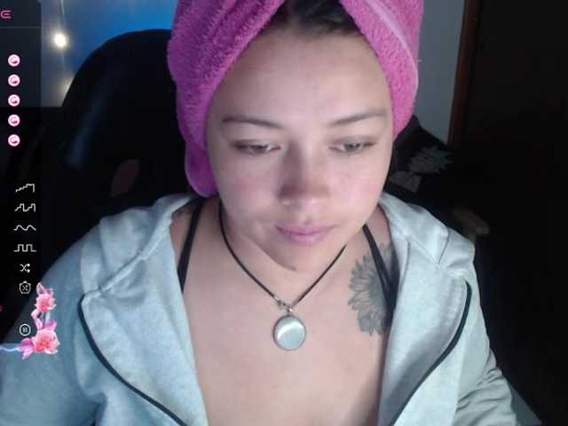 Broadcast screenshots AliaGarcia