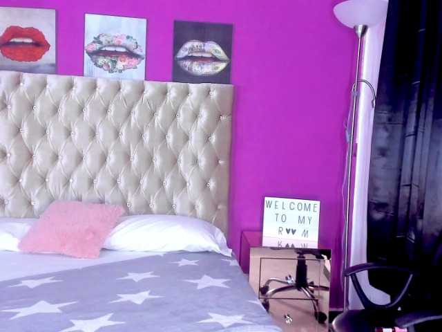 Photos AliceeTurner hi guys iam new welcomje to my room