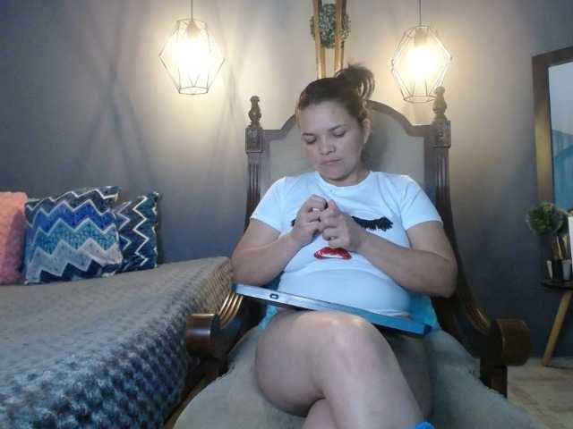 Broadcast screenshots Alicejonnes