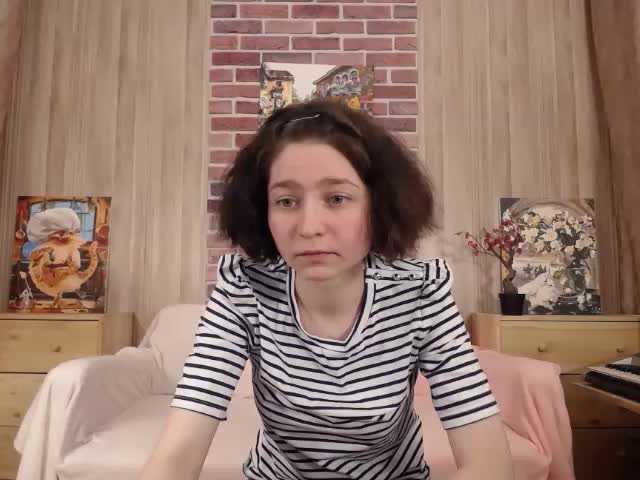 Broadcast screenshots AlicePinker