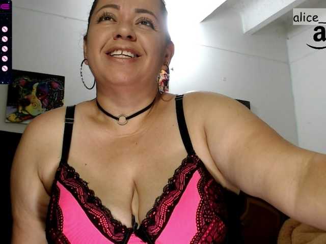 Photos AliceTess Let's have a great time together, make me feel happy and horny with u tips!! #milf #latina #mature #bigtits