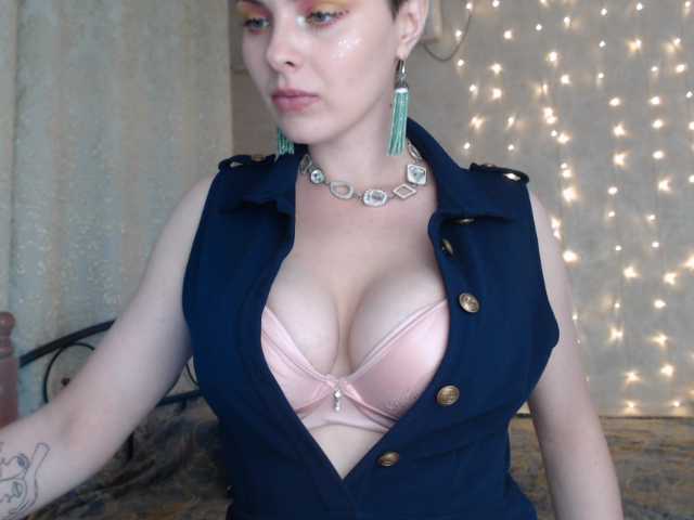 Broadcast screenshots AlienKamila