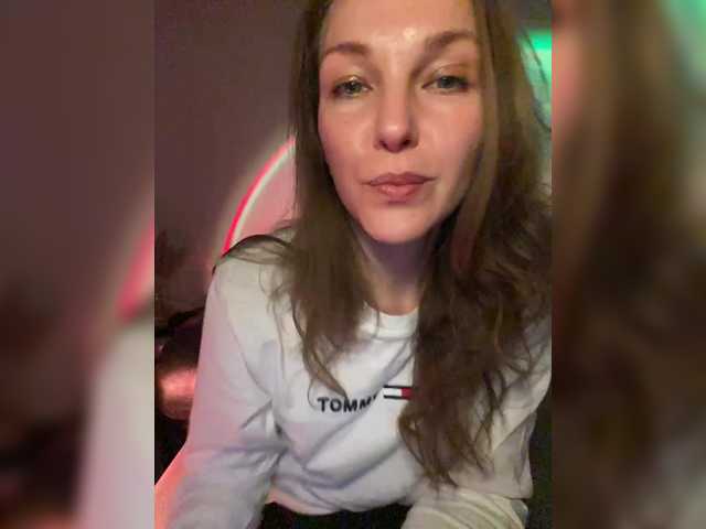 Broadcast screenshots Alisasqrl