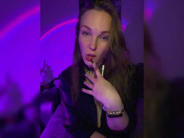 Broadcast screenshots Alisasqrl