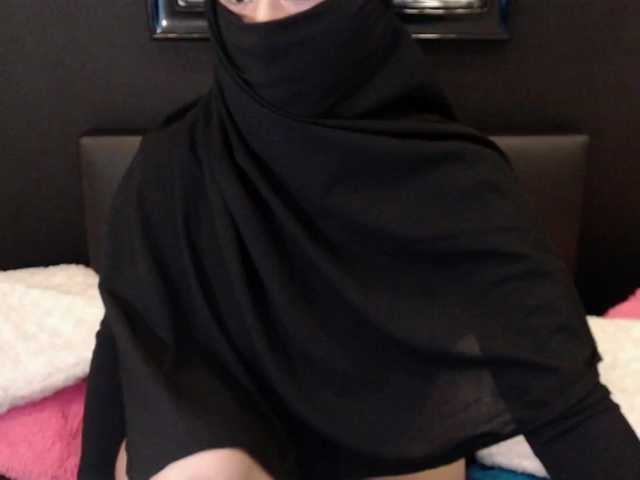 Broadcast screenshots AlisonParcker