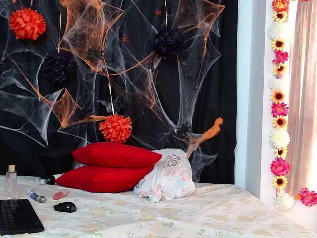 Broadcast screenshots alisonparker