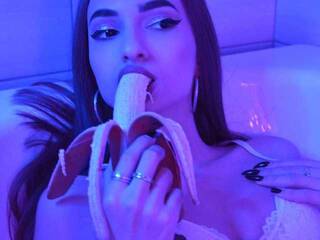 Erotic video chat AliyaEvans