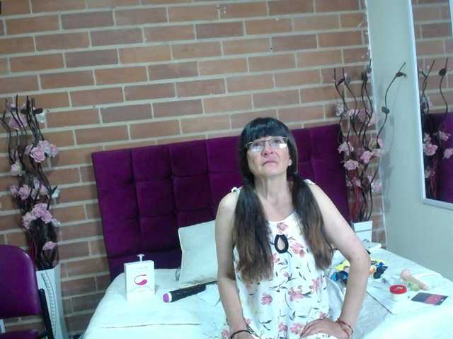 Photos amanda-mature I'm #mature a little hot, if you have fantasies about older women you can fulfill them with me #hairy #skinny #fingering