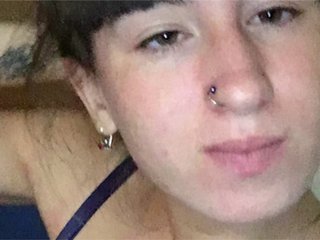 Photos Amelie17 станцевать легкий стрептиз 290т показать грудь 69 показать попу 69