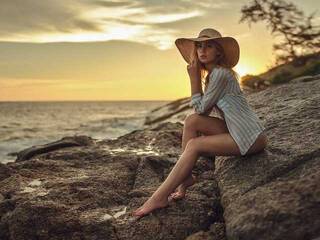 Erotic video chat AmiaGold