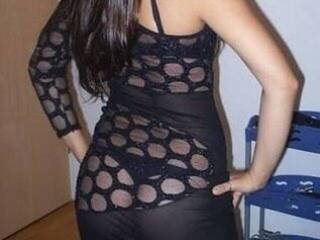 Erotic video chat amirahotie