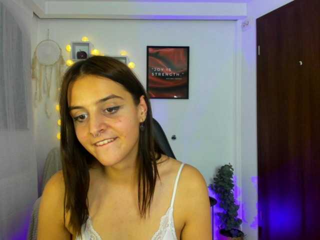 Photos Amy-Kush Hi !Im a #new and #naughty #teen here. . Join me for some fun