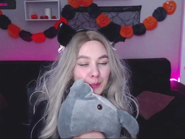 Broadcast screenshots AmyMartinez