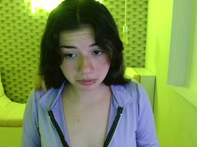 Broadcast screenshots AmyWhitexd