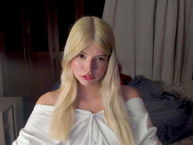 Broadcast screenshots AmyWright