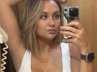 Erotic video chat Andrea-urdream