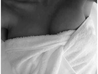 Erotic video chat Angie-Delores