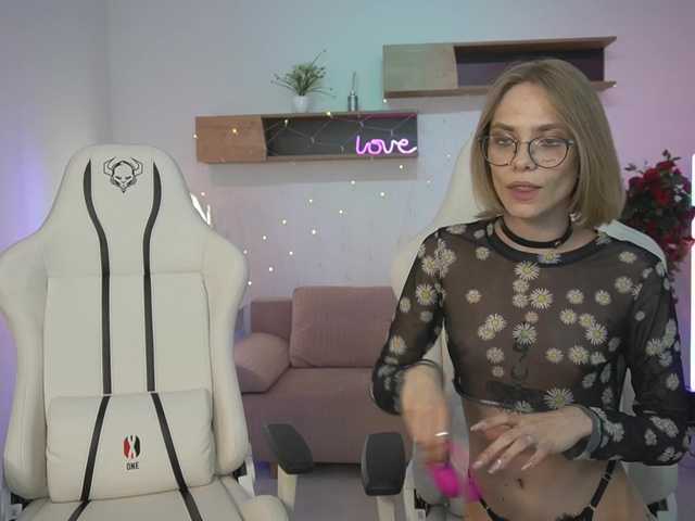 Broadcast screenshots AngieNatasha054