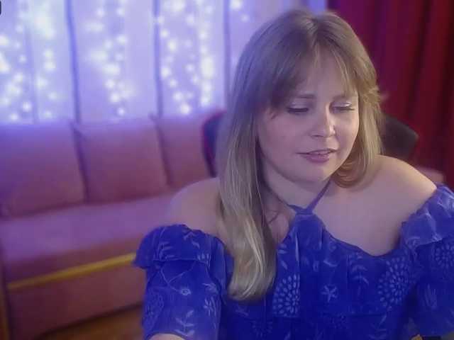 Broadcast screenshots Anika-fox