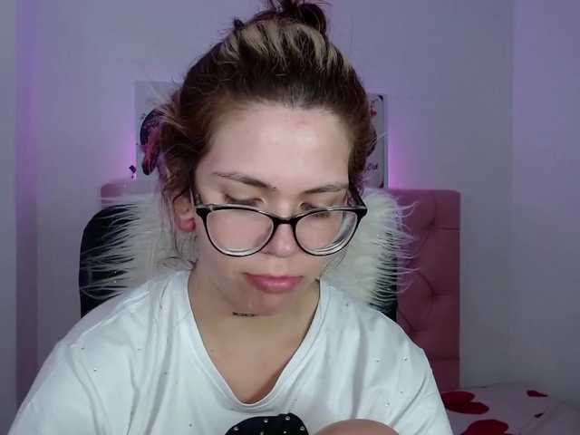 Broadcast screenshots canela_love