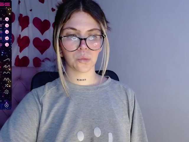 Broadcast screenshots canela_love