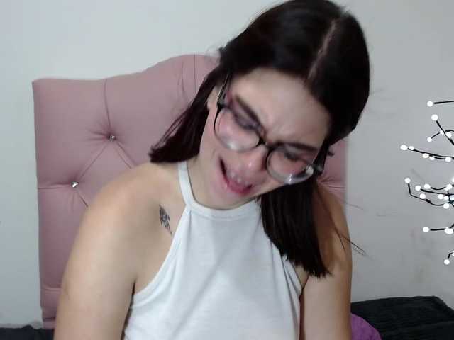 Broadcast screenshots canela_love