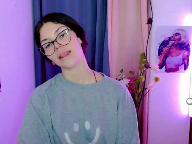 Broadcast screenshots canela_love