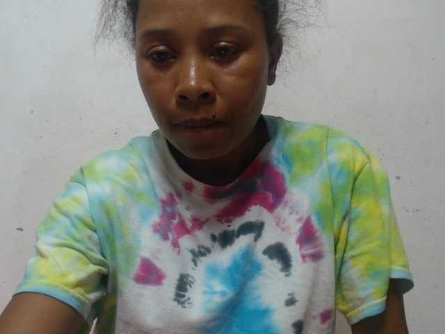 Welcome to my chat room! Feel free to say hi 😊