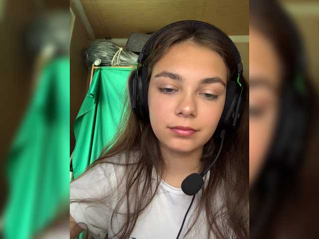 Broadcast screenshots AnnaCow13