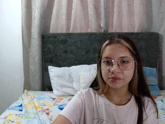 Photos annielove18 Hi guys, do you want to have fun with me? squirt show in pvt♥♥