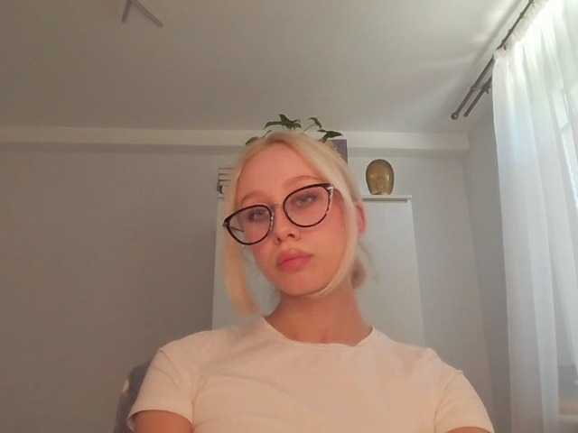 Broadcast screenshots AnyaDirty