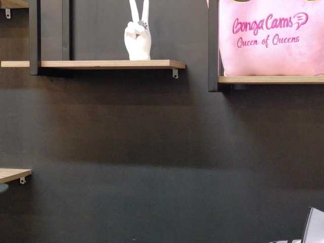 Broadcast screenshots AprilHill