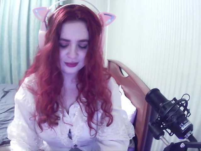 Welcome to my chat room! Feel free to say hi 😊