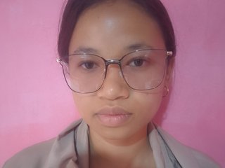 Erotic video chat Ariah1